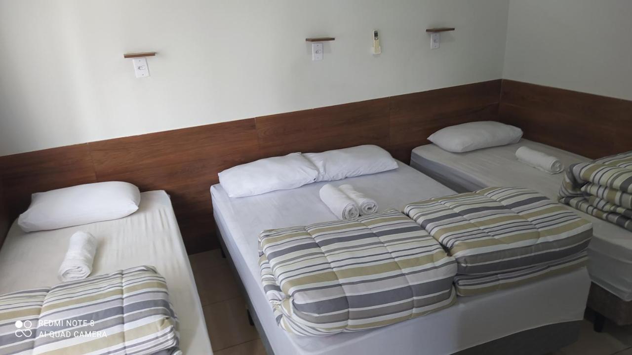 Pousada Quarto Familiar Com Ar,Frigobar,Wi Fi, Garagem 아파레시다 외부 사진